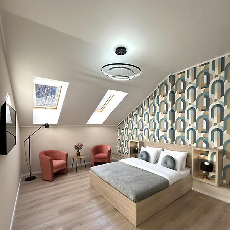 Modern Apartment In The City Center Lviv Exterior foto