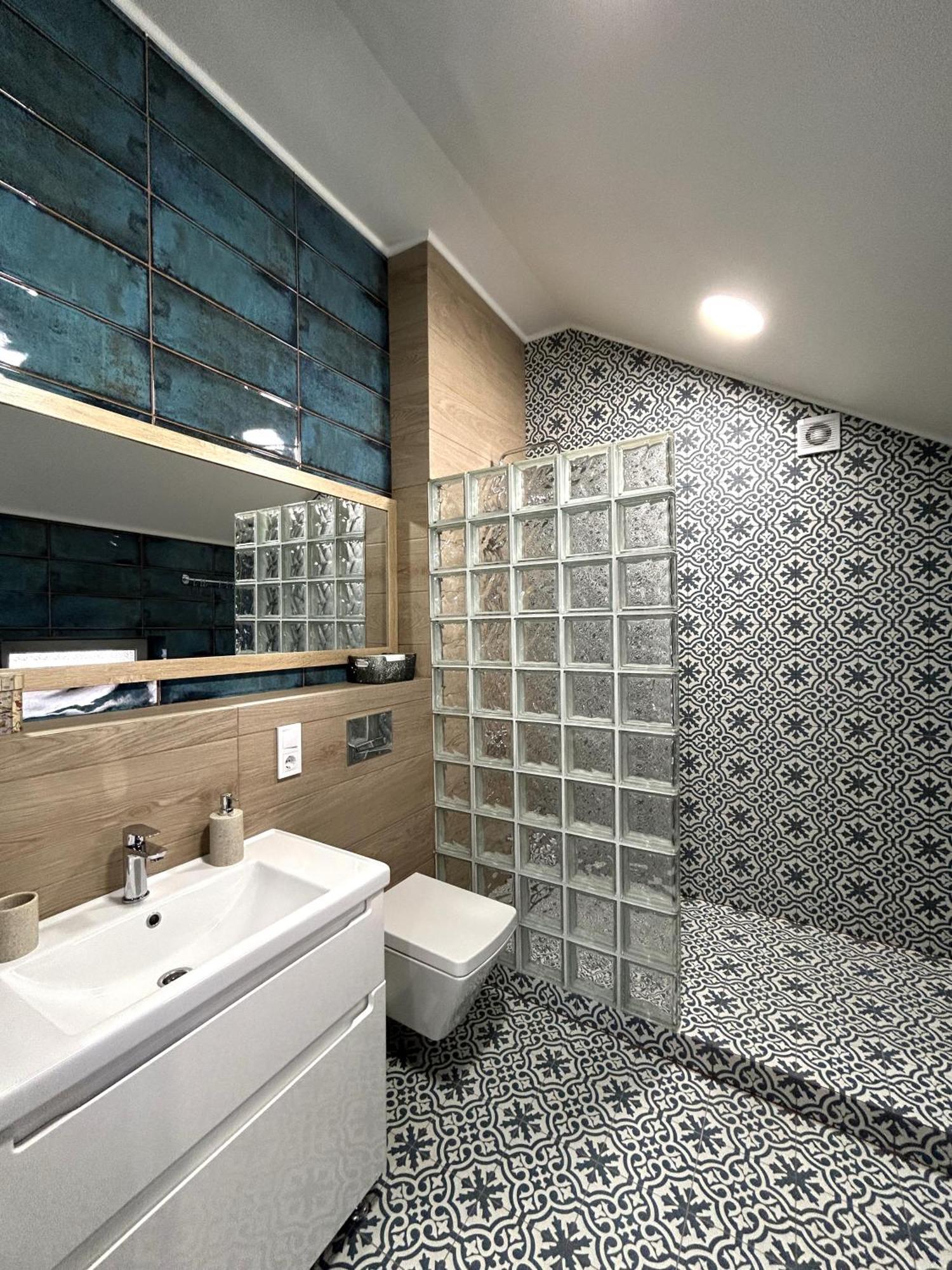 Modern Apartment In The City Center Lviv Exterior foto