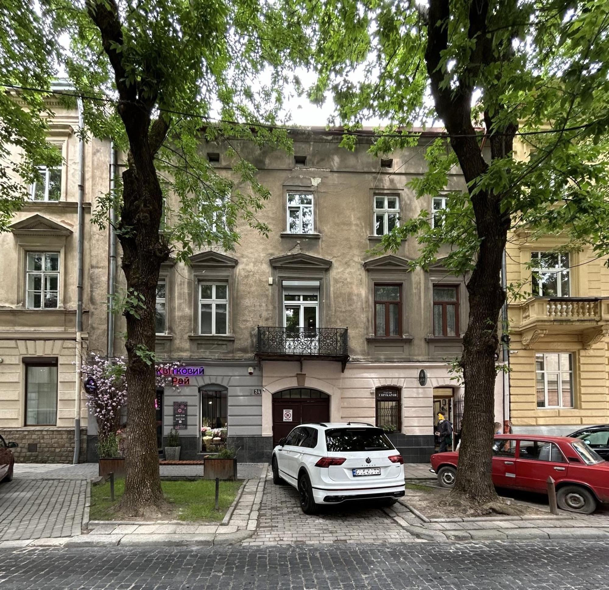 Modern Apartment In The City Center Lviv Exterior foto